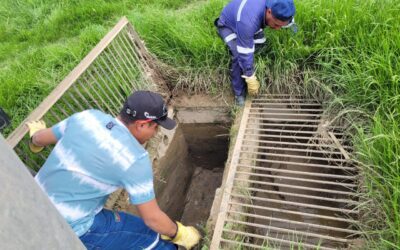 El #EquipoCoservicios llegó al barrio Venecía con el vehículo Vactor, haciendo limpieza y drenaje de sumideros en la calle 17sur entre carreras 11 y el canal de Venecia, así mismo frente a la I.E. Silvestre Arenas